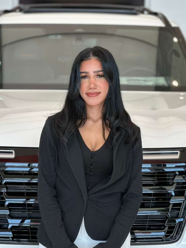 Internet Sales Specialist - Yo hablo español! Amber Guzman in Sales Department at Nissan of Cape Coral